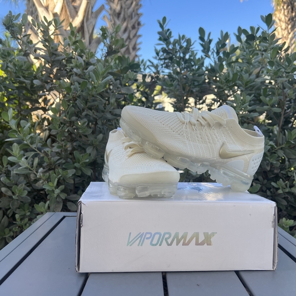 Women Nike air vapormax Flyknit sneakers shoes - Picture 7 of 10